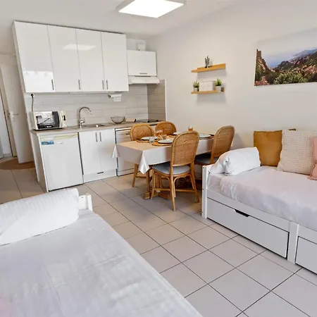 Apartment The Horizon - Sea - Swimming Pool - Parking - Wifi *